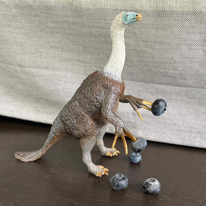 Therizinosaurus Toy Figure